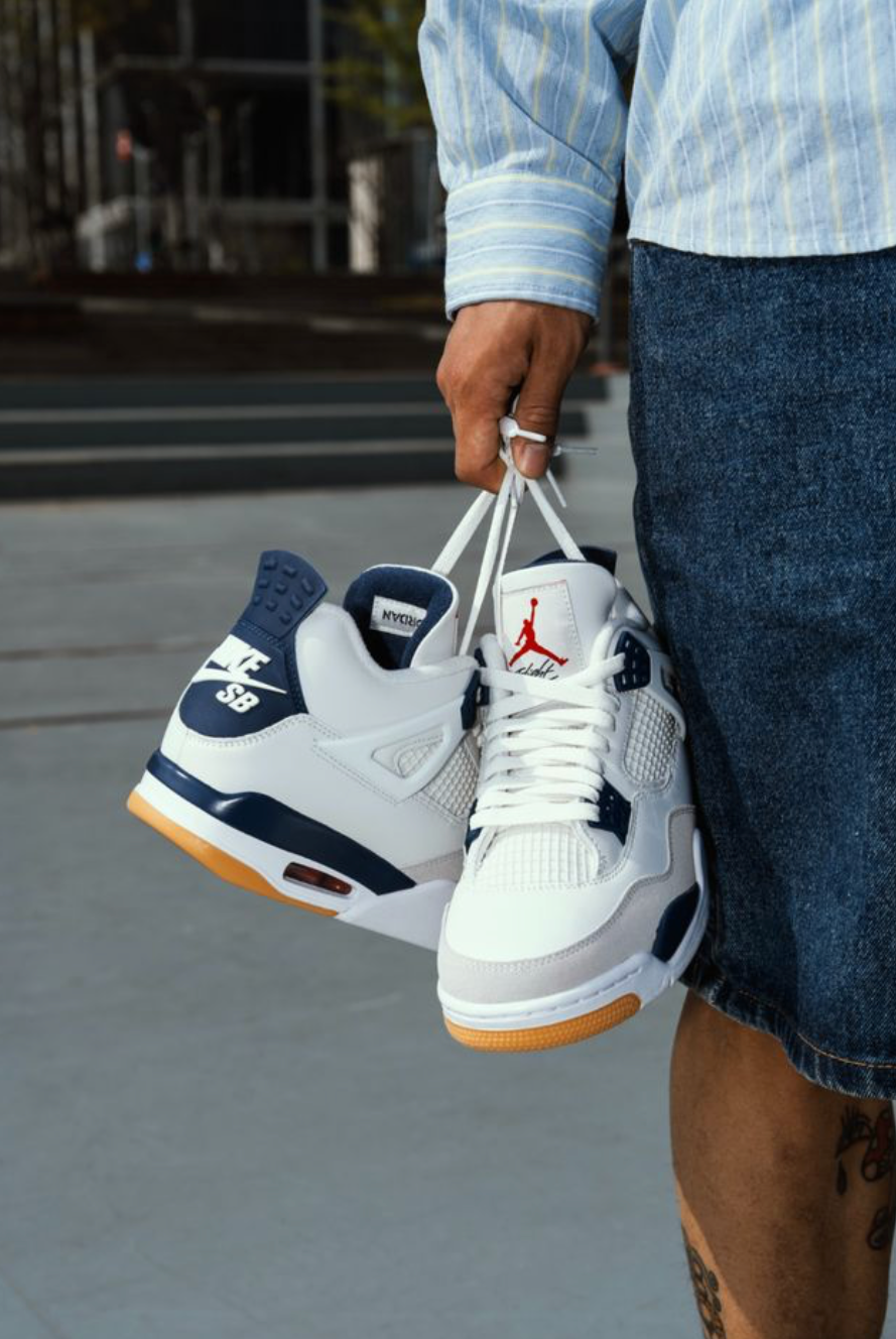 JORDAN 4 SB NAVY - klasyka w nieoczywistym wydaniu
